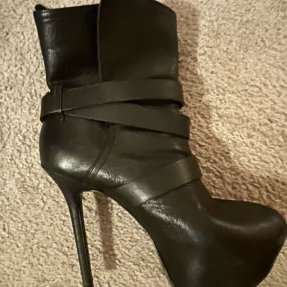 🔥RareXTC🔥. Boots Beautiful Black leather platform, stiletto FUR lined - Picture 2 of 5